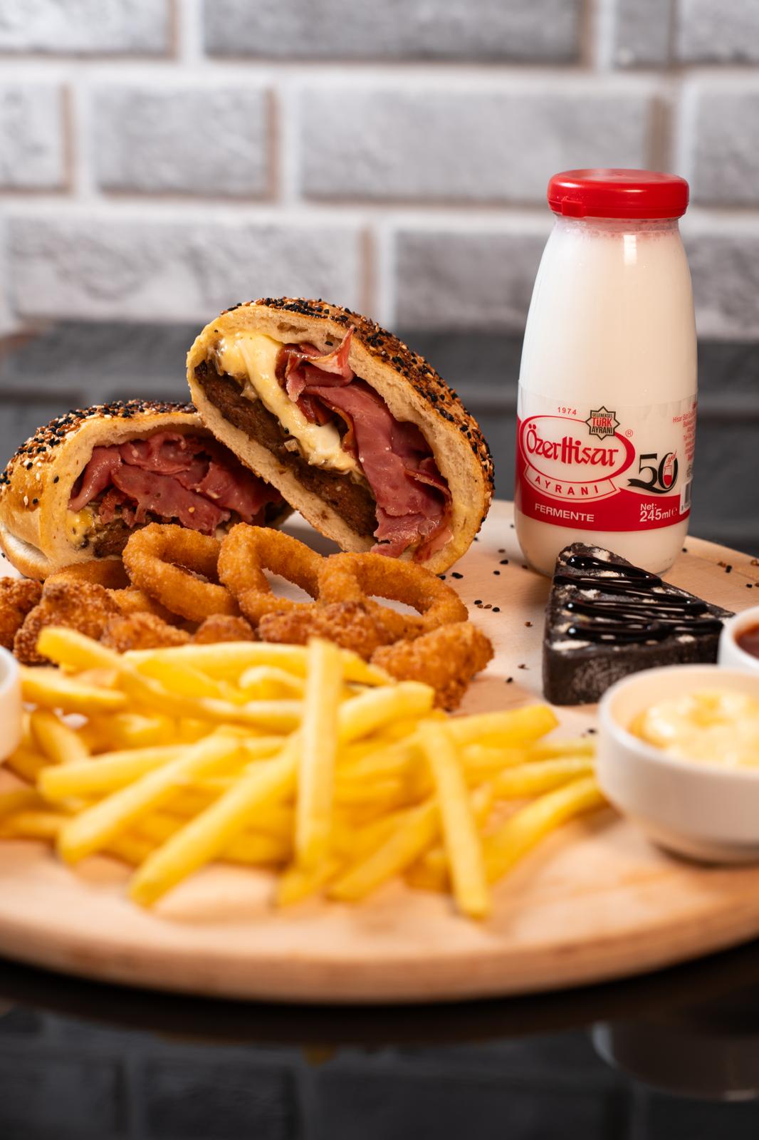 Meet the Closed Burger: The Secret to Its Deliciousness Is Now Revealed!