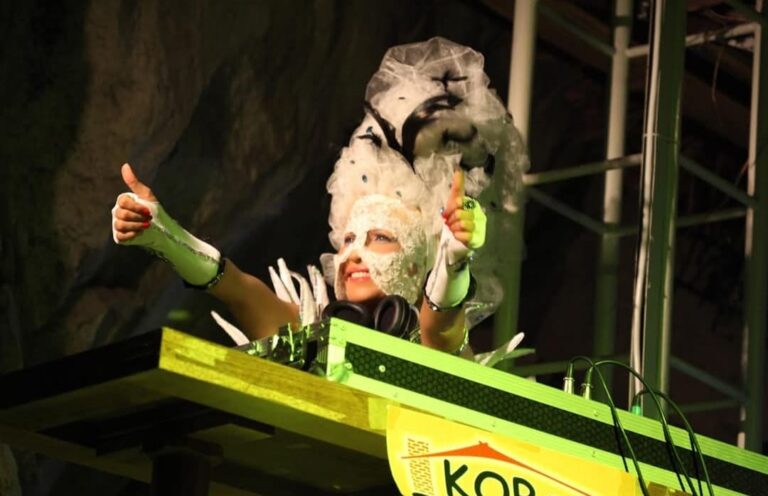 2a7dd2e7-f951-4412-a17f-949be78f3aaa